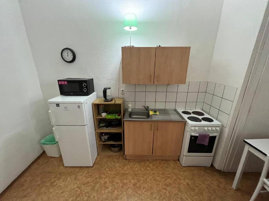 Near Main Railway And Bus Station, Vankovka 브르노 외부 사진