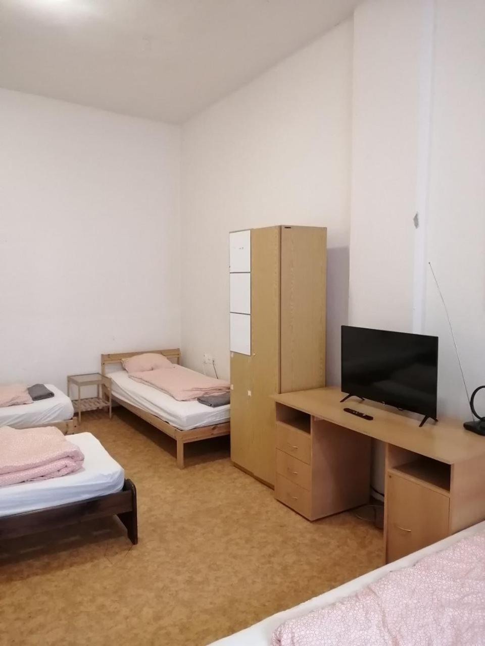 Near Main Railway And Bus Station, Vankovka 브르노 외부 사진